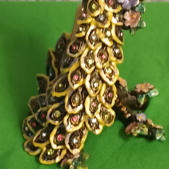 𝑬𝒍𝒆𝒈𝒂𝒏𝒕 𝑽𝒕𝒈.𝑩𝒆𝒋𝒆𝒘𝒆𝒍𝒆𝒅 𝑷𝒆𝒂𝒄𝒐𝒄𝒌 𝑽𝒂𝒏𝒊𝒕𝒚 𝑪𝒍𝒐𝒄𝒌 - Picture 6 of 15